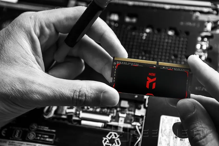Geeknetic GoodRAM IRDM SODIMM DDR4 improves the performance of your laptop and MiniPC 8