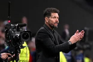 The applause of Cholo Simeone: to his players or to City's tricks to buy time?