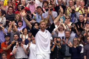 An immortal image: Boris Becker, with his arms raised, saying goodbye to the Cathedral after falling against Patrick Rafter at Wimbledon 1999;  Three times the Lion of Leimen was crowned in the Cathedral.