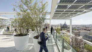 The terrace with a privileged view of the city of Vienna