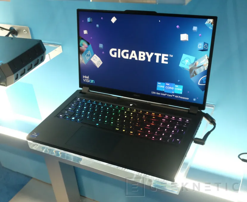 Geeknetic First Mobile Workstations With New 12th Gen 7 Intel HX CPUs