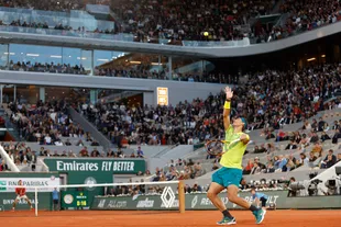 Rafael Nadal broke Novak Djokovic twice and won the first set at Roland Garros