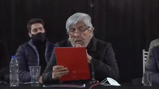 Hugo Moyano is questioned by dissident sectors of the club.