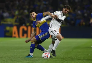 Platense and Boca kicked off the match