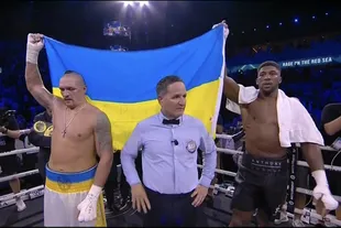 Usyk, Joshua and the Ukrainian flag, central protagonist in the boxing meeting held in Saudi Arabia, with the war as a trigger.