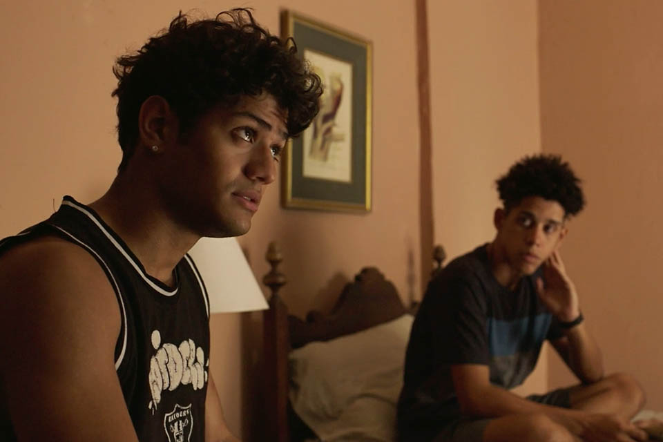 Renato (Gabriel Santana) and Roberto (Cauê Campos) in Pantanal