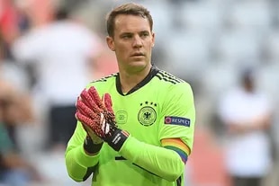 Manuel Neuer had already worn the colors of the rainbow on his captain's armband during last year's Eurocup